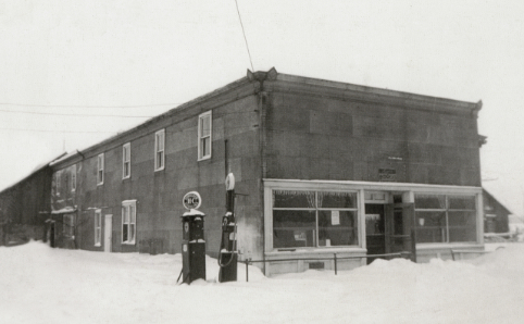 black and white photo of a hardware store in 1922
